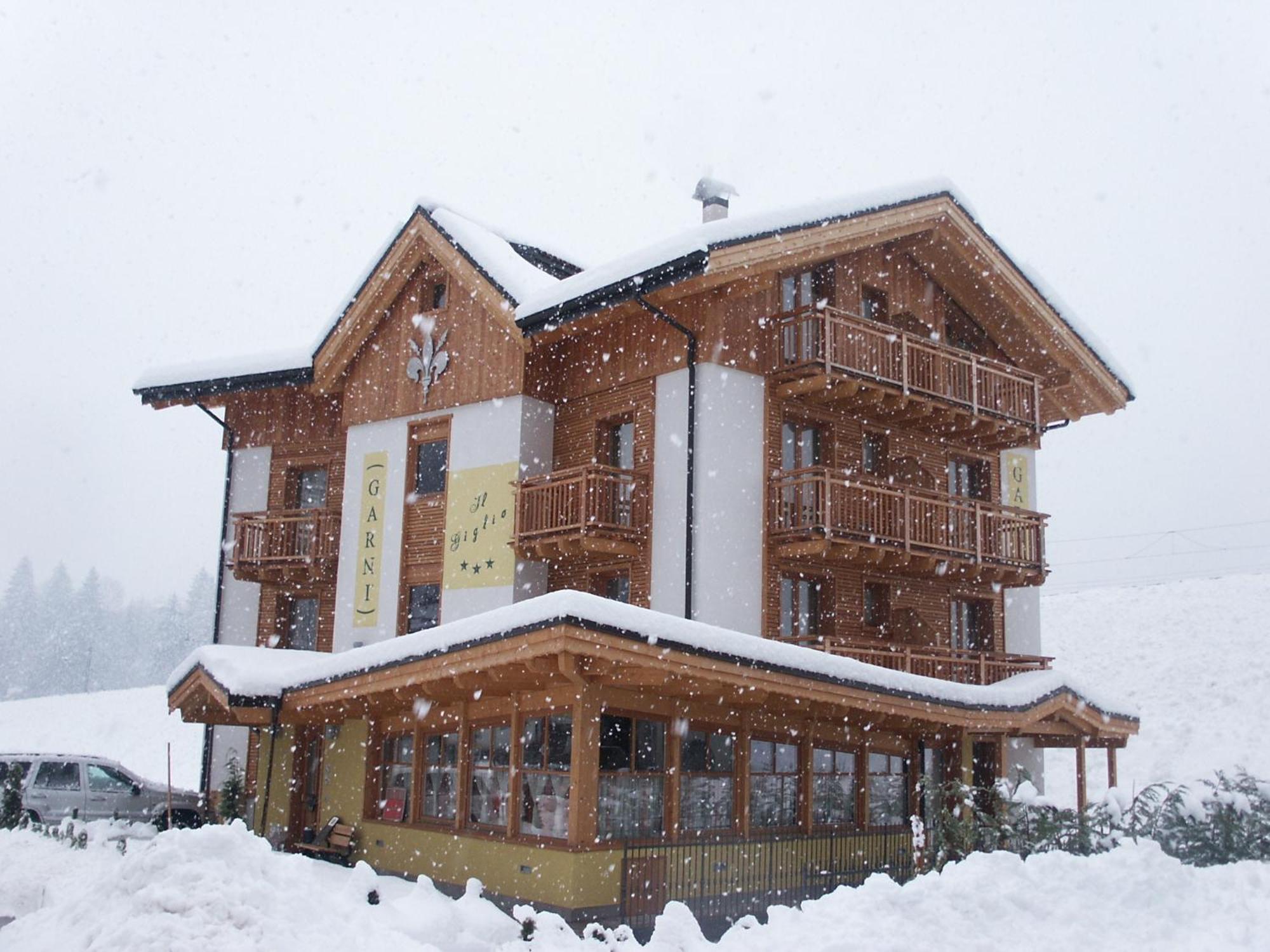 Residence Garni Il Giglio Commezzadura Extérieur photo